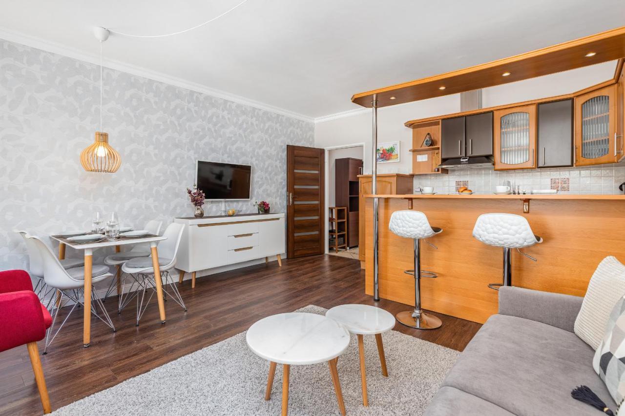 Modern Apartment With Balcony In Swinoujscie Center By Noclegi Renters Exteriör bild